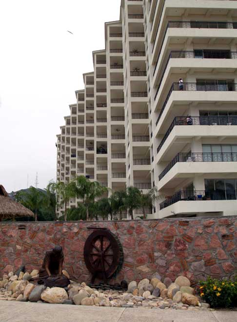 Molino de Aqua and Washer Woman